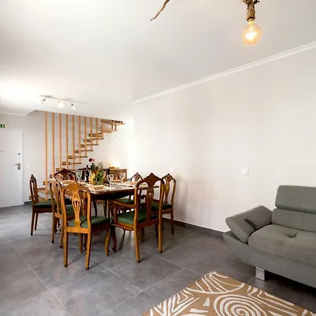 The Grove Ll Residences Apartament